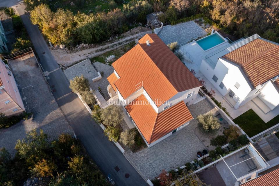 Otok Krk - prostorna hiša s panoramskim razgledom