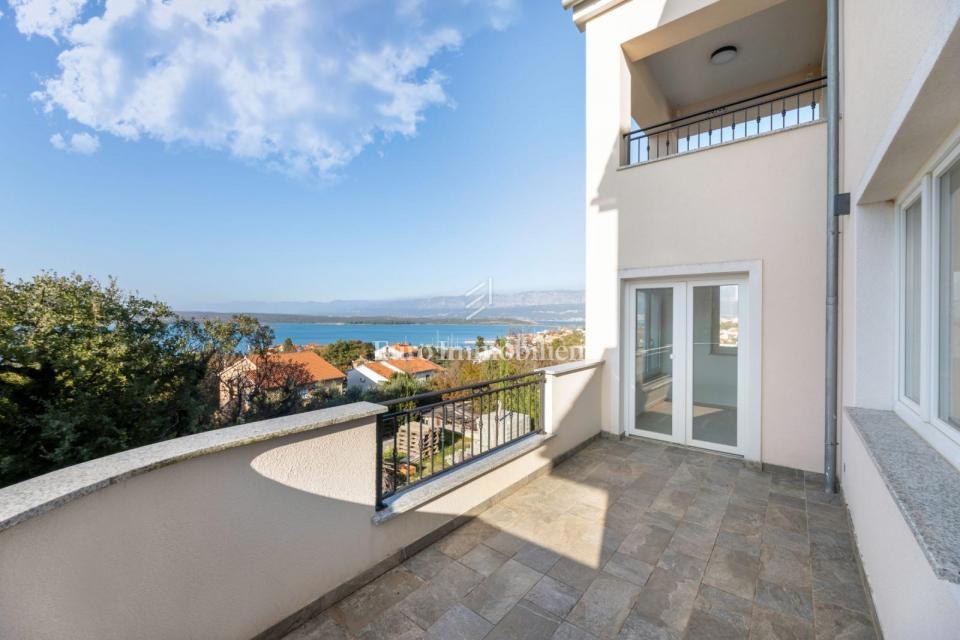 Otok Krk - prostorna hiša s panoramskim razgledom