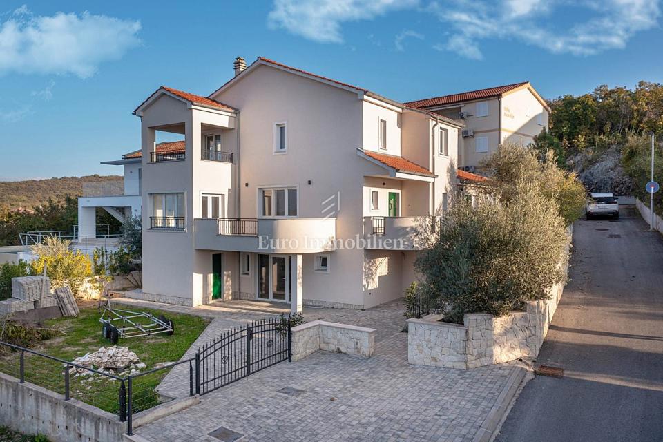 Otok Krk - prostorna hiša s panoramskim razgledom