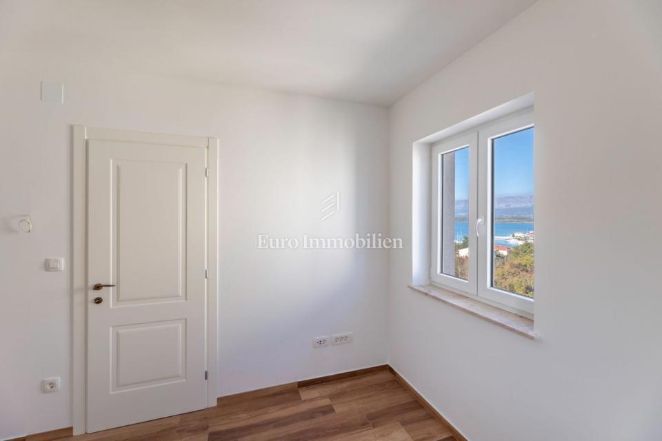 Otok Krk - prostorna hiša s panoramskim razgledom