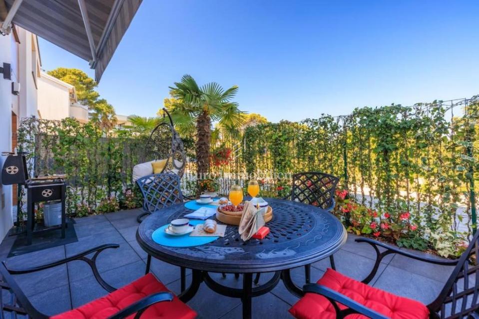 Malinska - opremljen apartma z vrtom, blizu morja