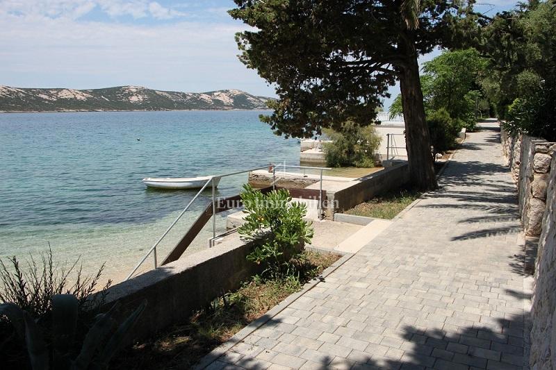 Stara Novalja - apartma ob morju