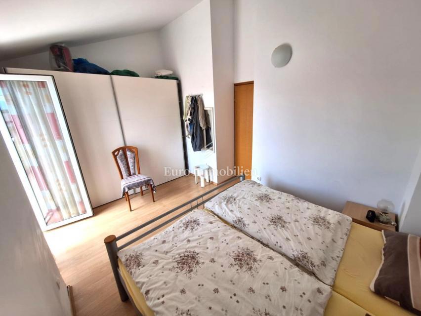 Otok Krk - opremljena hiša z vrtom in garažo