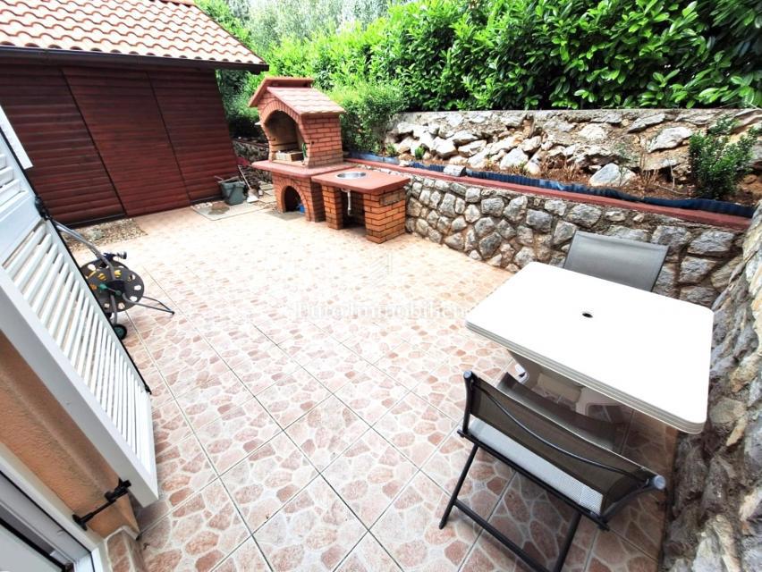 Otok Krk - opremljena hiša z vrtom in garažo
