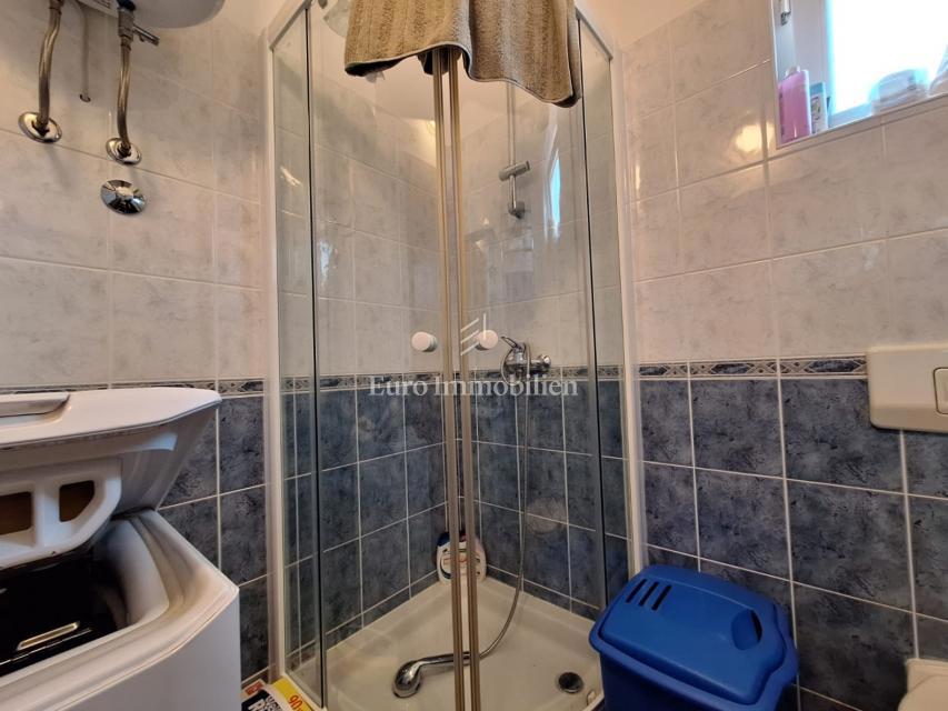 Otok Krk - opremljena hiša z vrtom in garažo