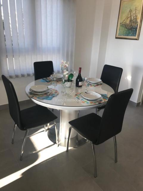 Promajna - luksuzno stanovanje v bližini plaže