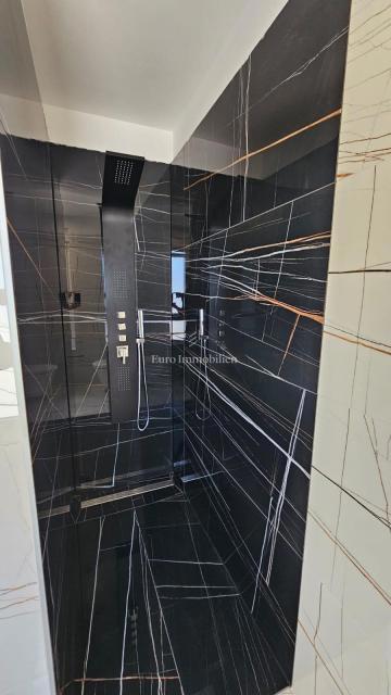 Novalja - novogradnja penthousea