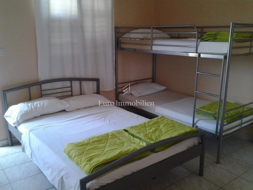 Nin - apartmajska hiša, 1. vrsta do morja