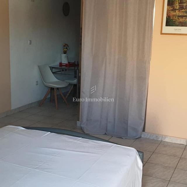 Nin - apartmajska hiša, 1. vrsta do morja