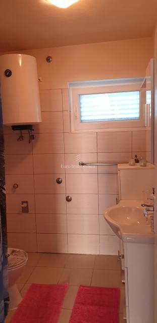 Nin - apartmajska hiša, 1. vrsta do morja
