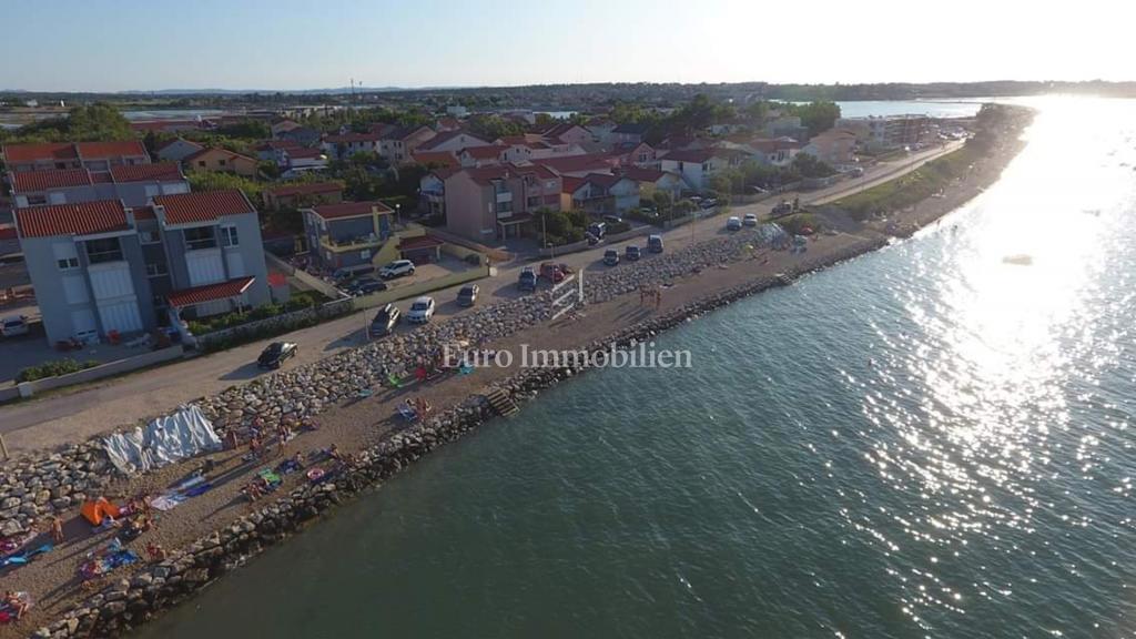 Nin - apartmajska hiša, 1. vrsta do morja