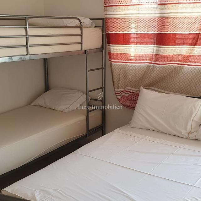 Nin - apartmajska hiša, 1. vrsta do morja