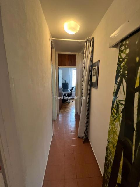 Bili Brig-Zadar - stanovanje s prostorno dnevno sobo