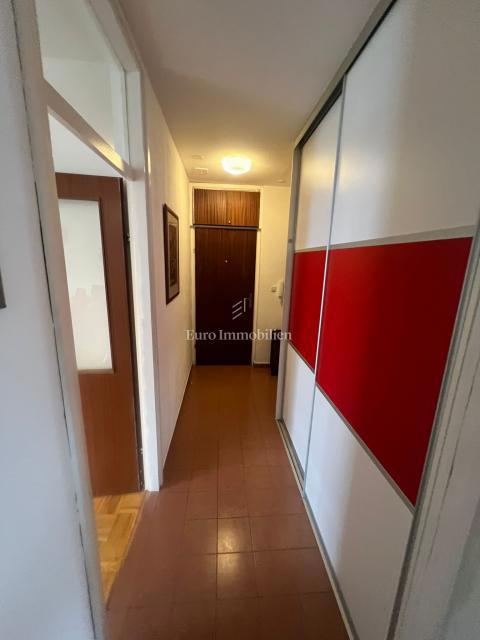 Bili Brig-Zadar - stanovanje s prostorno dnevno sobo