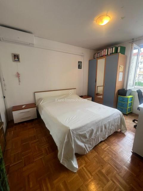 Bili Brig-Zadar - stanovanje s prostorno dnevno sobo
