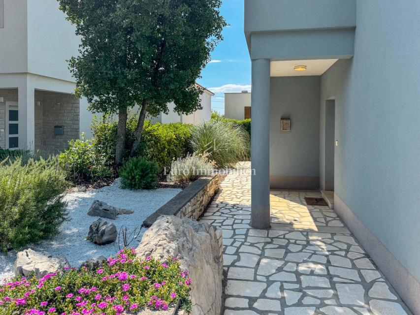 Istra - vila z bazenom in odprtim pogledom na morje