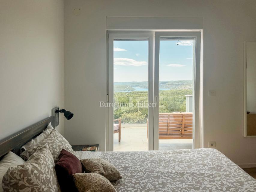 Istra - vila z bazenom in odprtim pogledom na morje