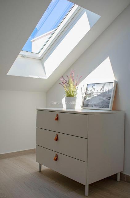 Pag, Povljana, Stanovanje v prvi vrsti ob morju