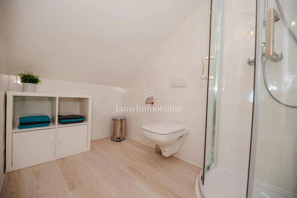 Pag, Povljana, Stanovanje v prvi vrsti ob morju