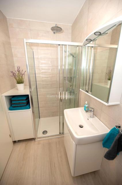 Pag, Povljana, Stanovanje v prvi vrsti ob morju