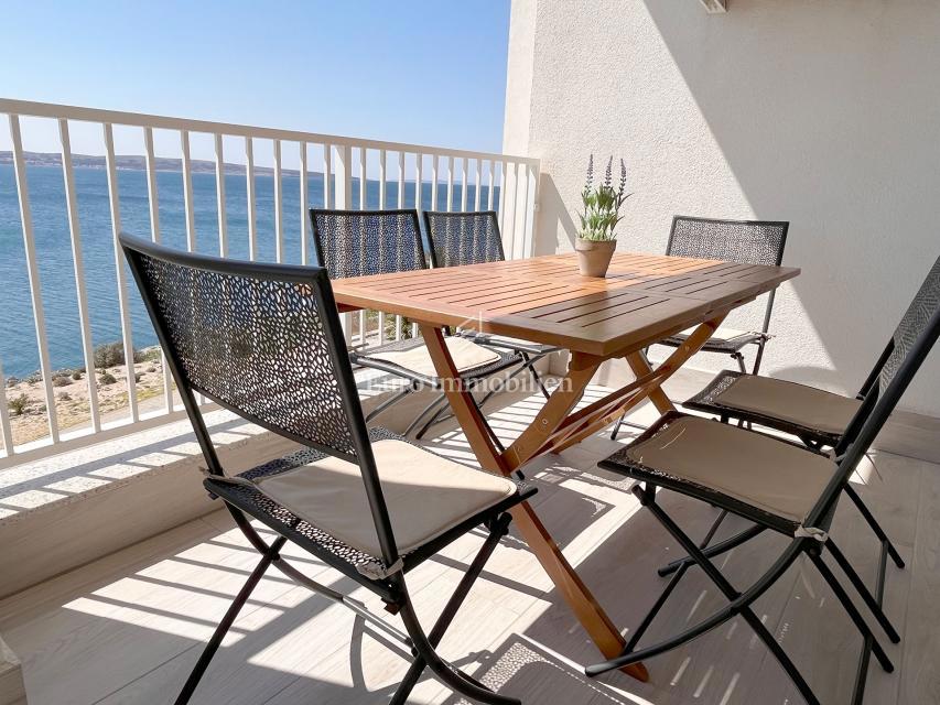 Pag, Povljana, Stanovanje v prvi vrsti ob morju