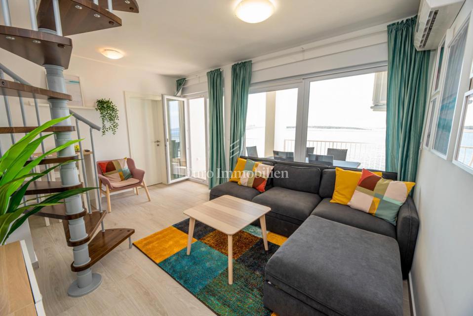 Pag, Povljana, Stanovanje v prvi vrsti ob morju