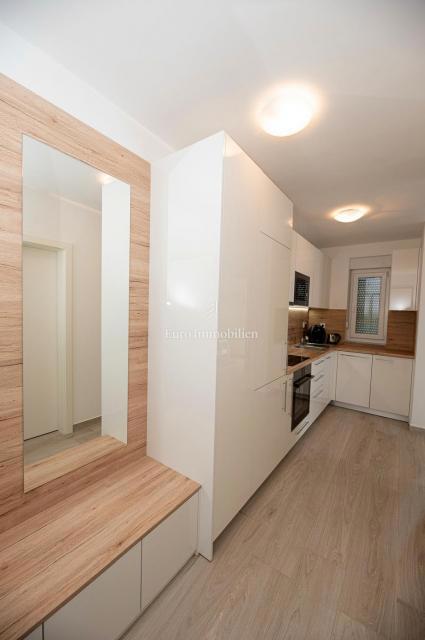 Pag, Povljana, Stanovanje v prvi vrsti ob morju