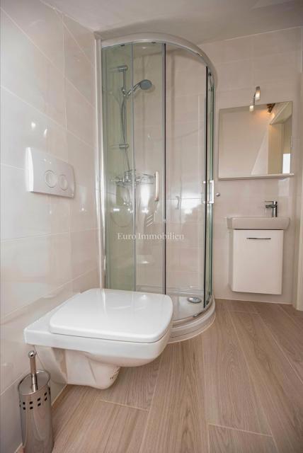 Pag, Povljana, Stanovanje v prvi vrsti ob morju