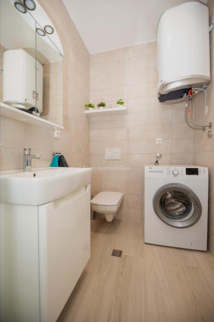 Pag, Povljana, Stanovanje v prvi vrsti ob morju