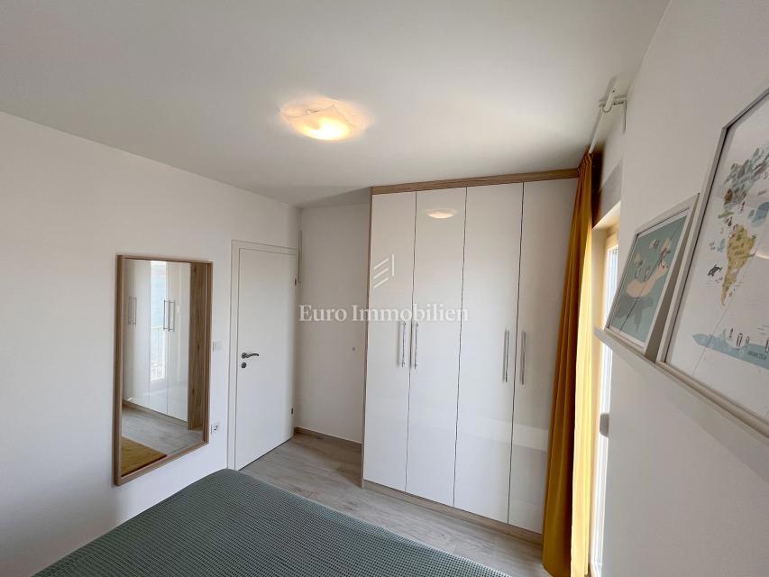 Pag, Povljana, Stanovanje v prvi vrsti ob morju