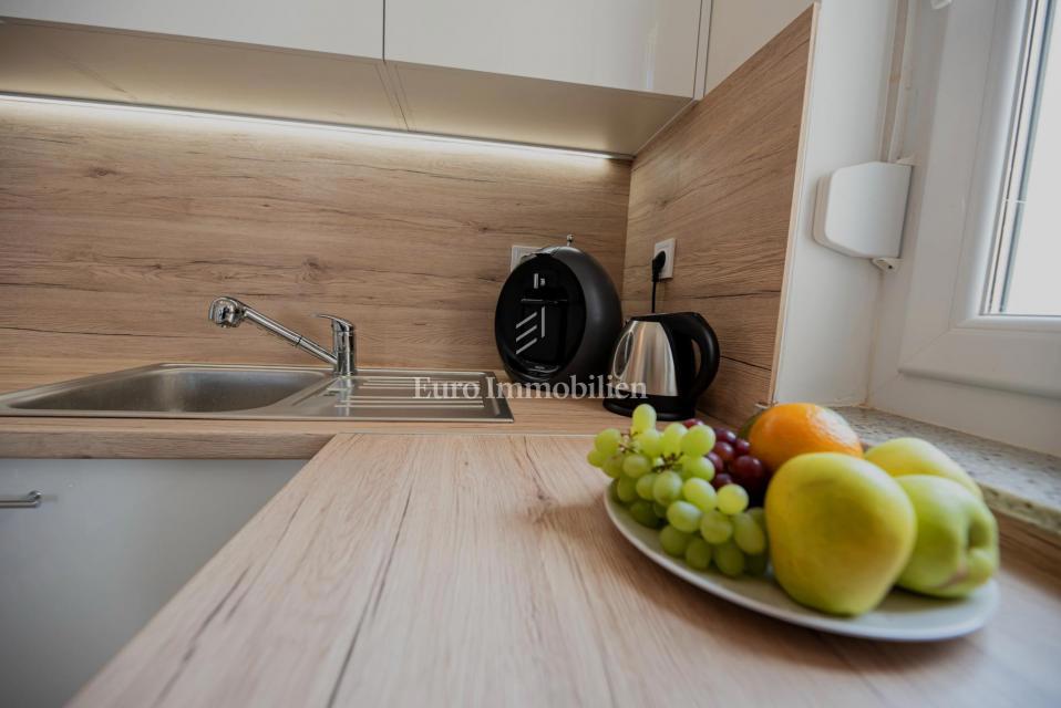 Pag, Povljana, Stanovanje v prvi vrsti ob morju