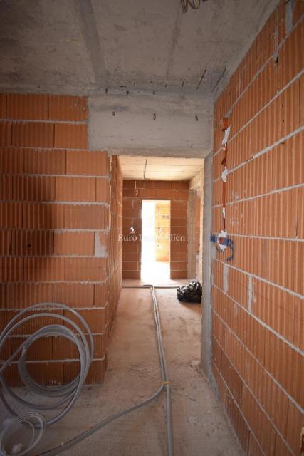 Vodice, Stanovanje SJ6 v 2. nadstropju blizu plaže