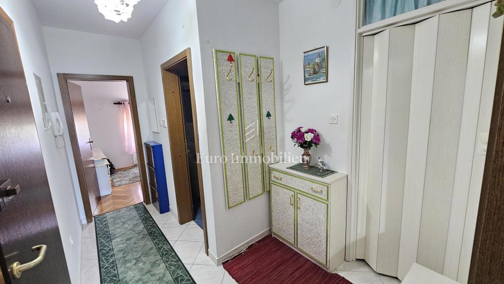 Crikvenica, Opremljeno stanovanje s panoramskim pogledom na morje