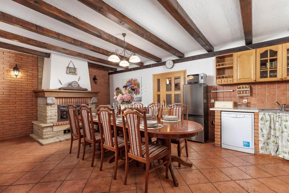 Edinstvena Posest z Bazenom v Naravnem Parku