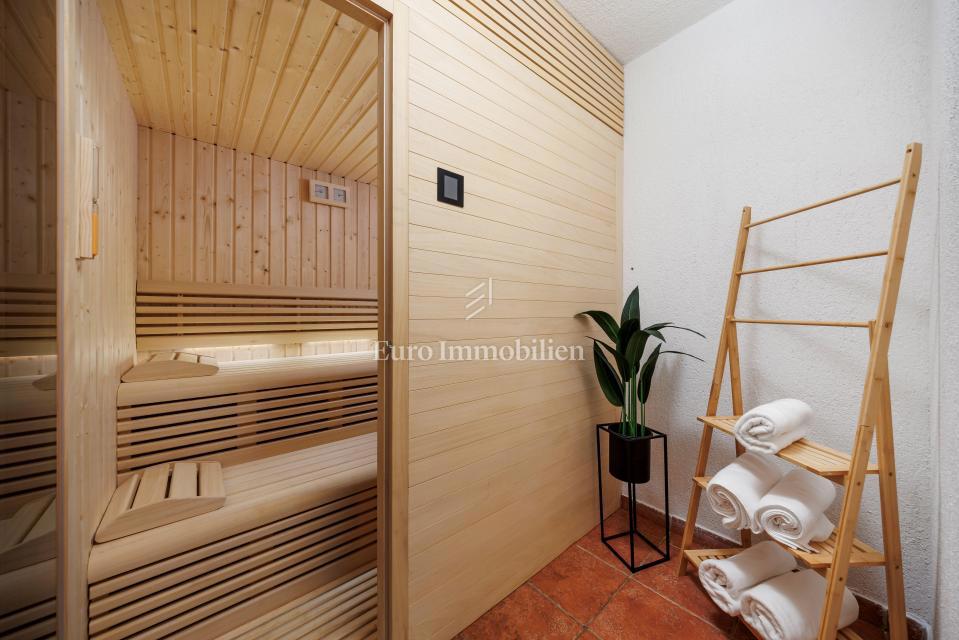 Edinstvena Posest z Bazenom v Naravnem Parku