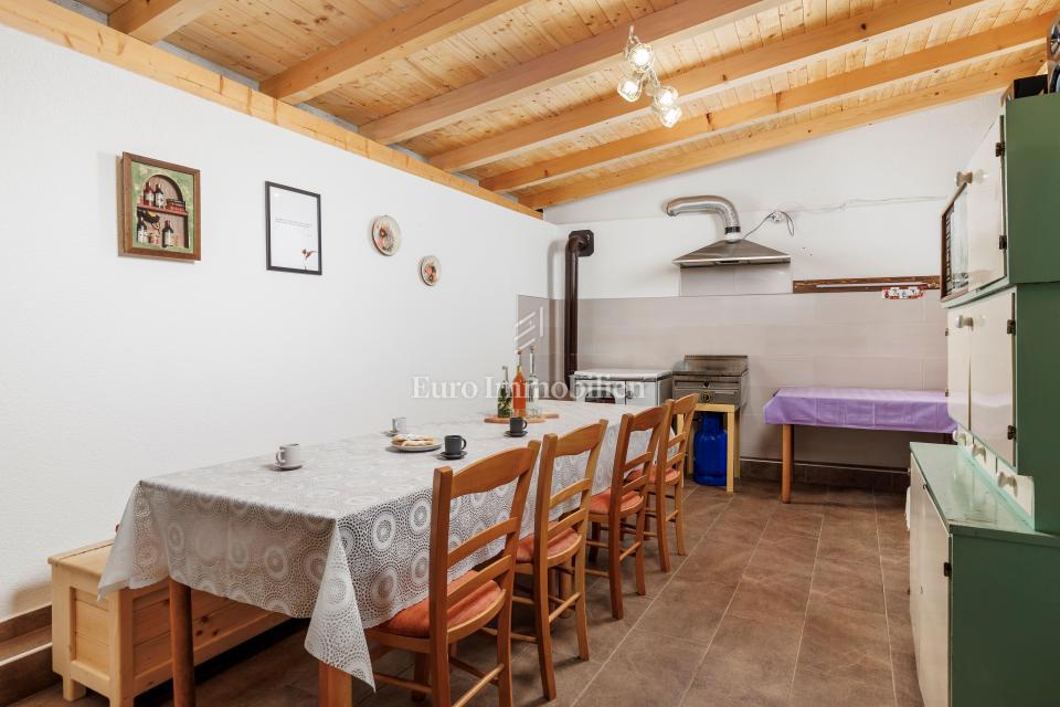 Edinstvena Posest z Bazenom v Naravnem Parku