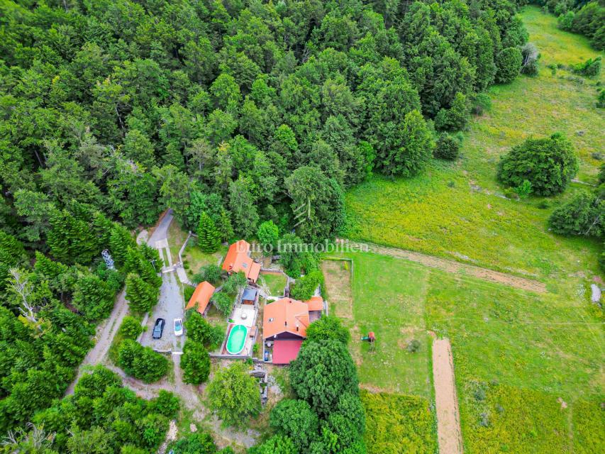 Edinstvena Posest z Bazenom v Naravnem Parku