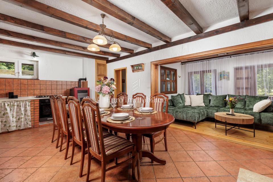 Edinstvena Posest z Bazenom v Naravnem Parku