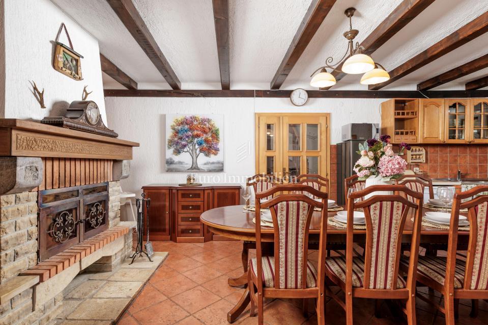 Edinstvena Posest z Bazenom v Naravnem Parku