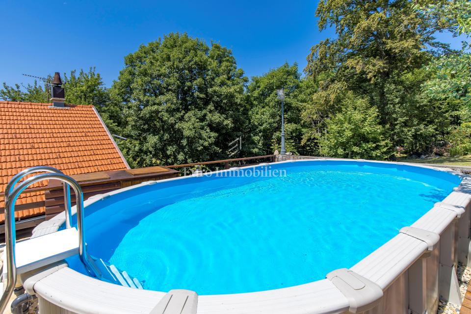 Edinstvena Posest z Bazenom v Naravnem Parku