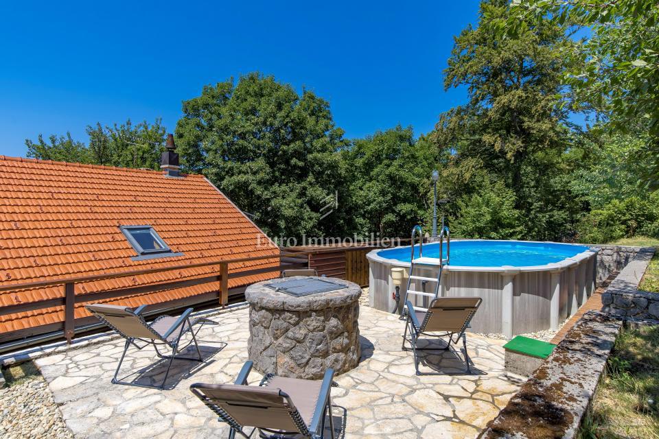 Edinstvena Posest z Bazenom v Naravnem Parku