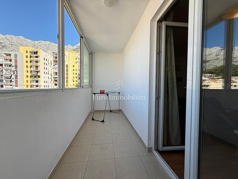 Dvosobno stanovanje v centru Makarske, blizu morja