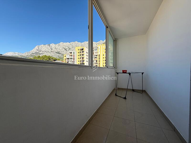 Dvosobno stanovanje v centru Makarske, blizu morja