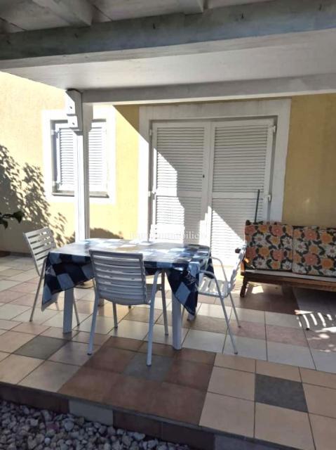 Dvosobno stanovanje v Krku blizu morja