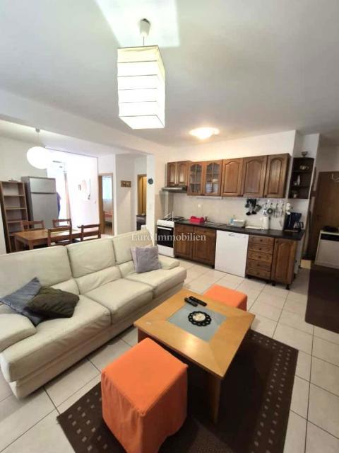 Dvosobno stanovanje v Krku blizu morja