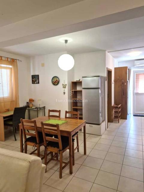 Dvosobno stanovanje v Krku blizu morja