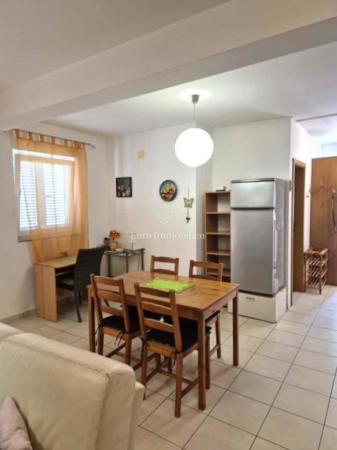 Dvosobno stanovanje v Krku blizu morja