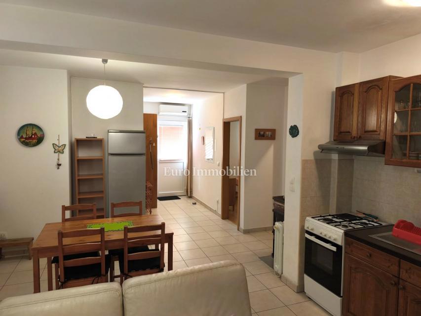 Dvosobno stanovanje v Krku blizu morja