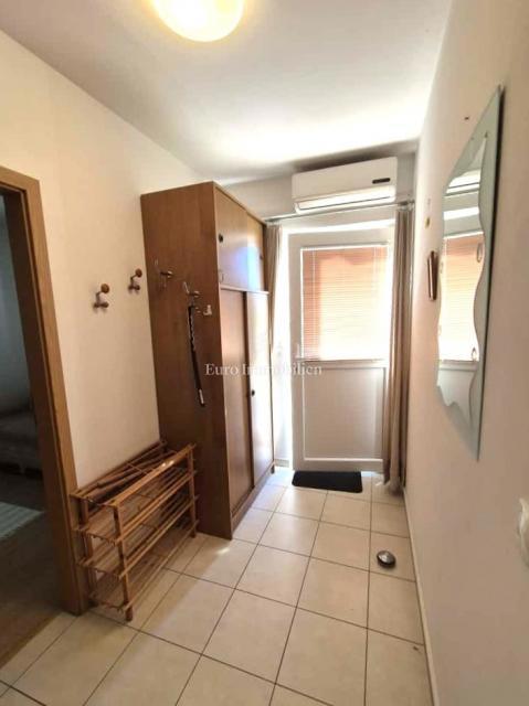 Dvosobno stanovanje v Krku blizu morja