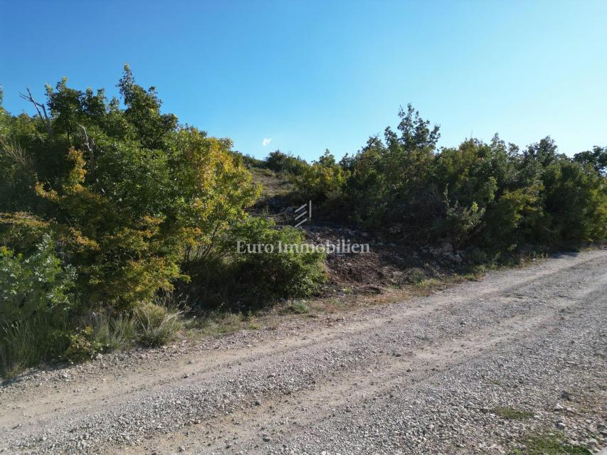 Crikvenica, Parcela z gradbenim dovoljenjem